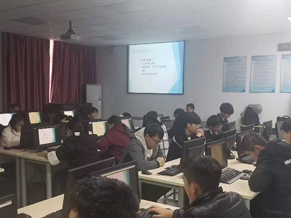 企業(yè)專家進(jìn)校園 啟航軟件創(chuàng)新之旅——技術(shù)總監(jiān)解構(gòu)軟件開(kāi)發(fā)前沿思維與方法